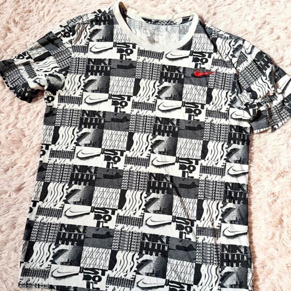 Nike Sportswear Graffiti Graphic Patchwork Streetwear Tee Mens S Grunge Edgy